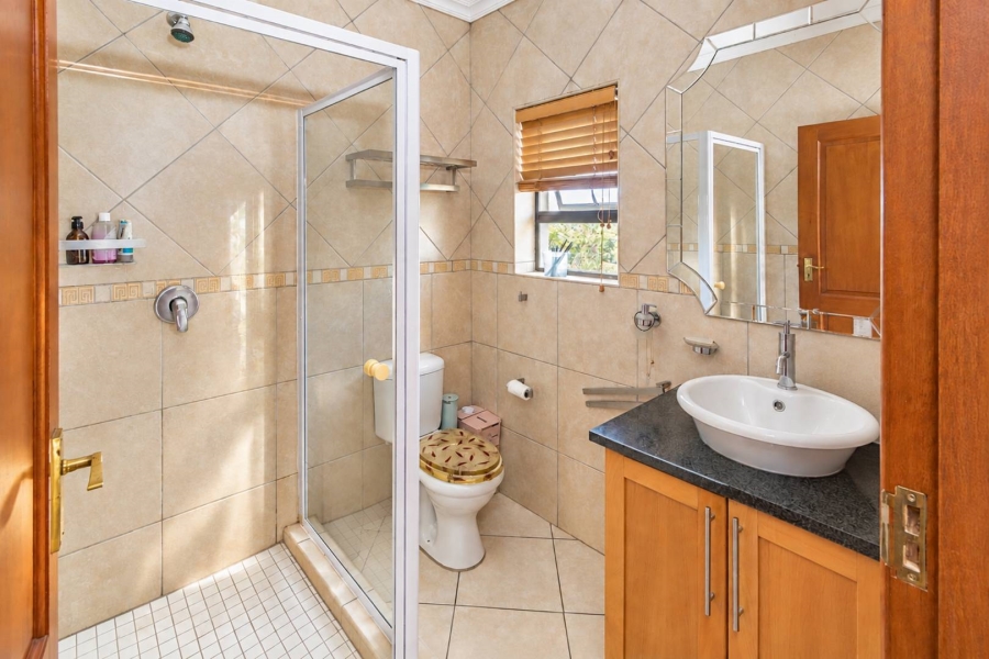 5 Bedroom Property for Sale in Birdwood Estate North West